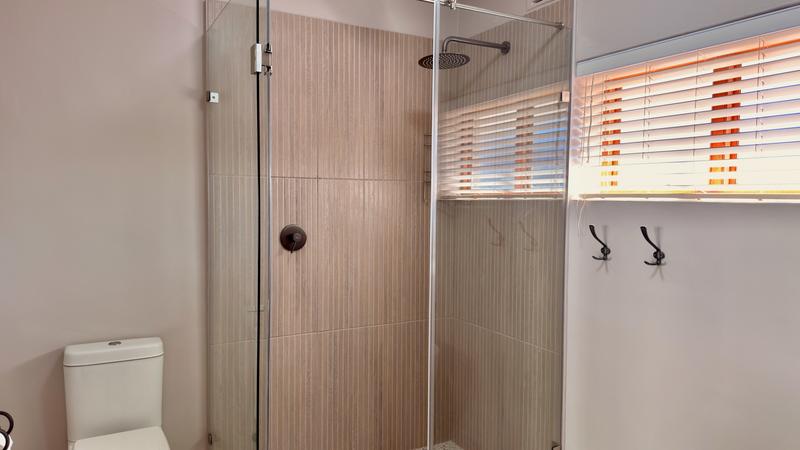 5 Bedroom Property for Sale in Kenridge Western Cape